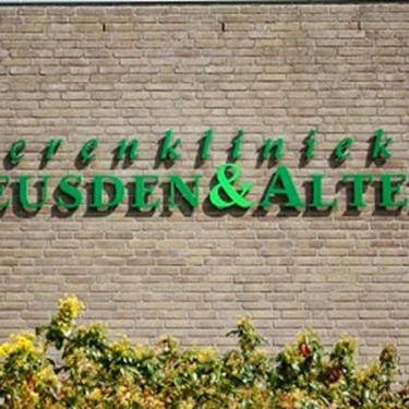 Dierenkliniek Heusden en Altena logo